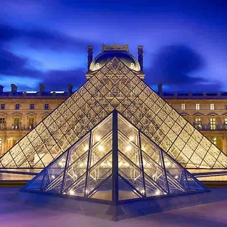 Iconic Location Only 500 Meters To The Louvre